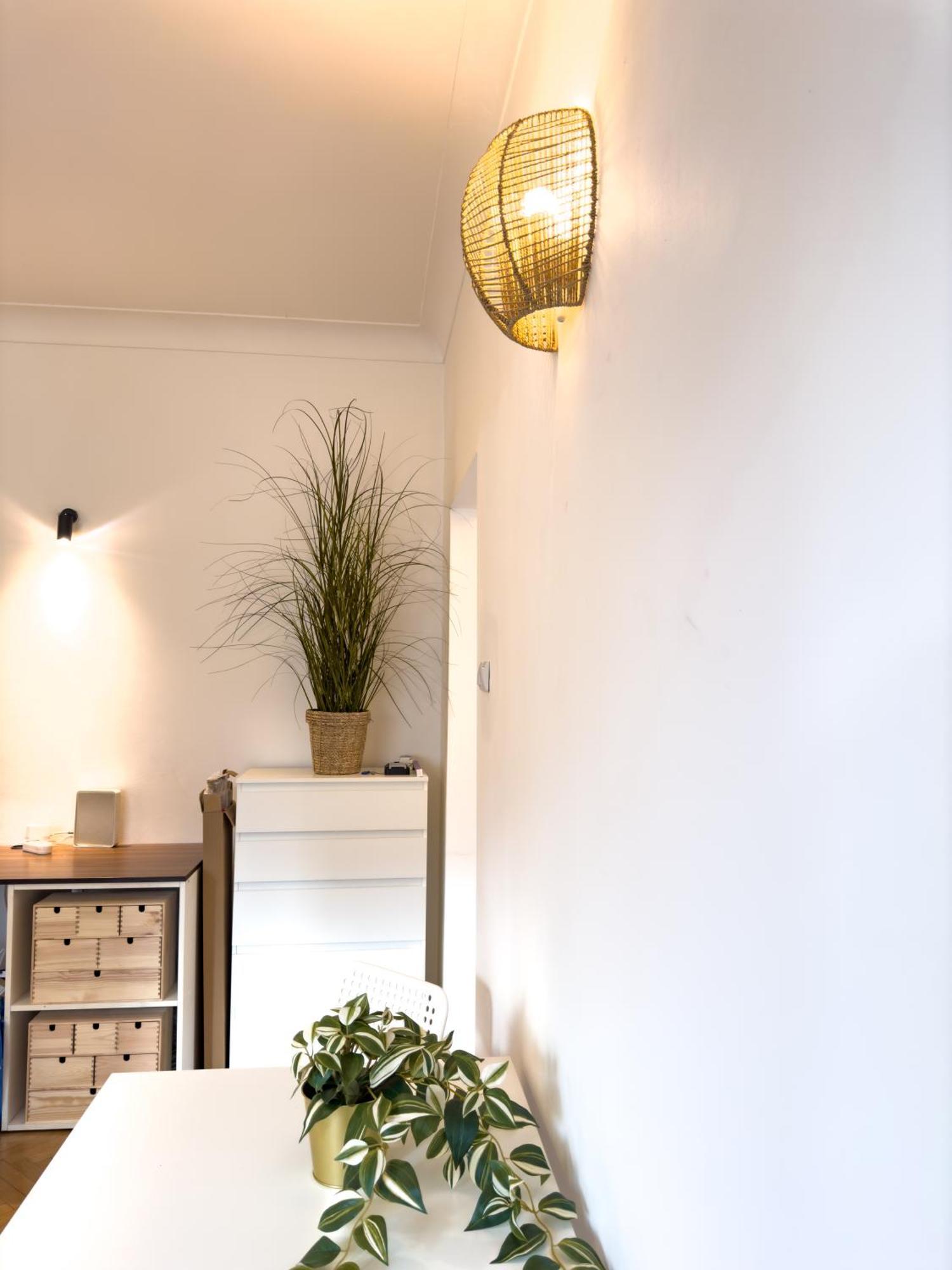 Central Retreat Apartments Bukares Bagian luar foto