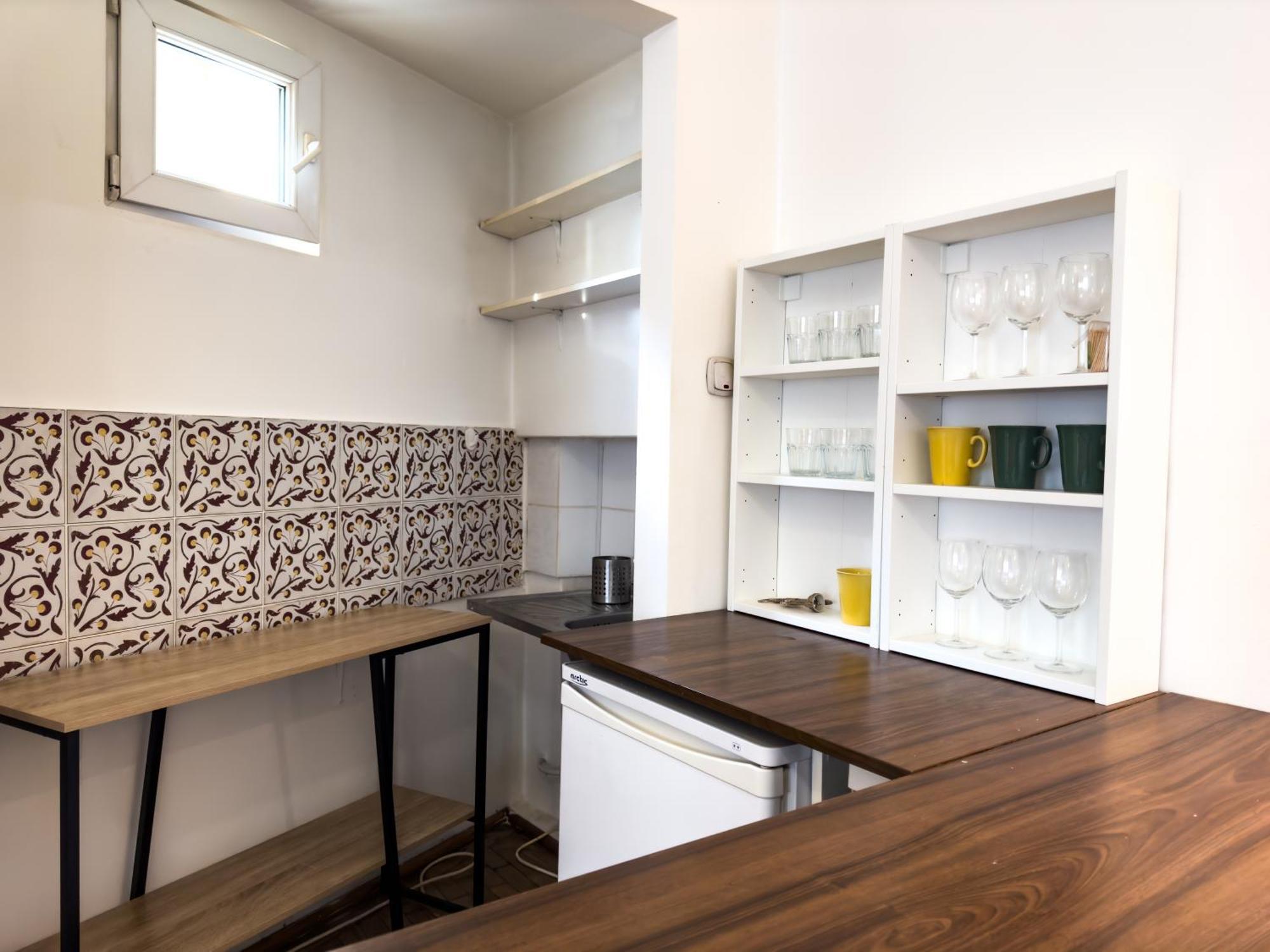 Central Retreat Apartments Bukares Bagian luar foto