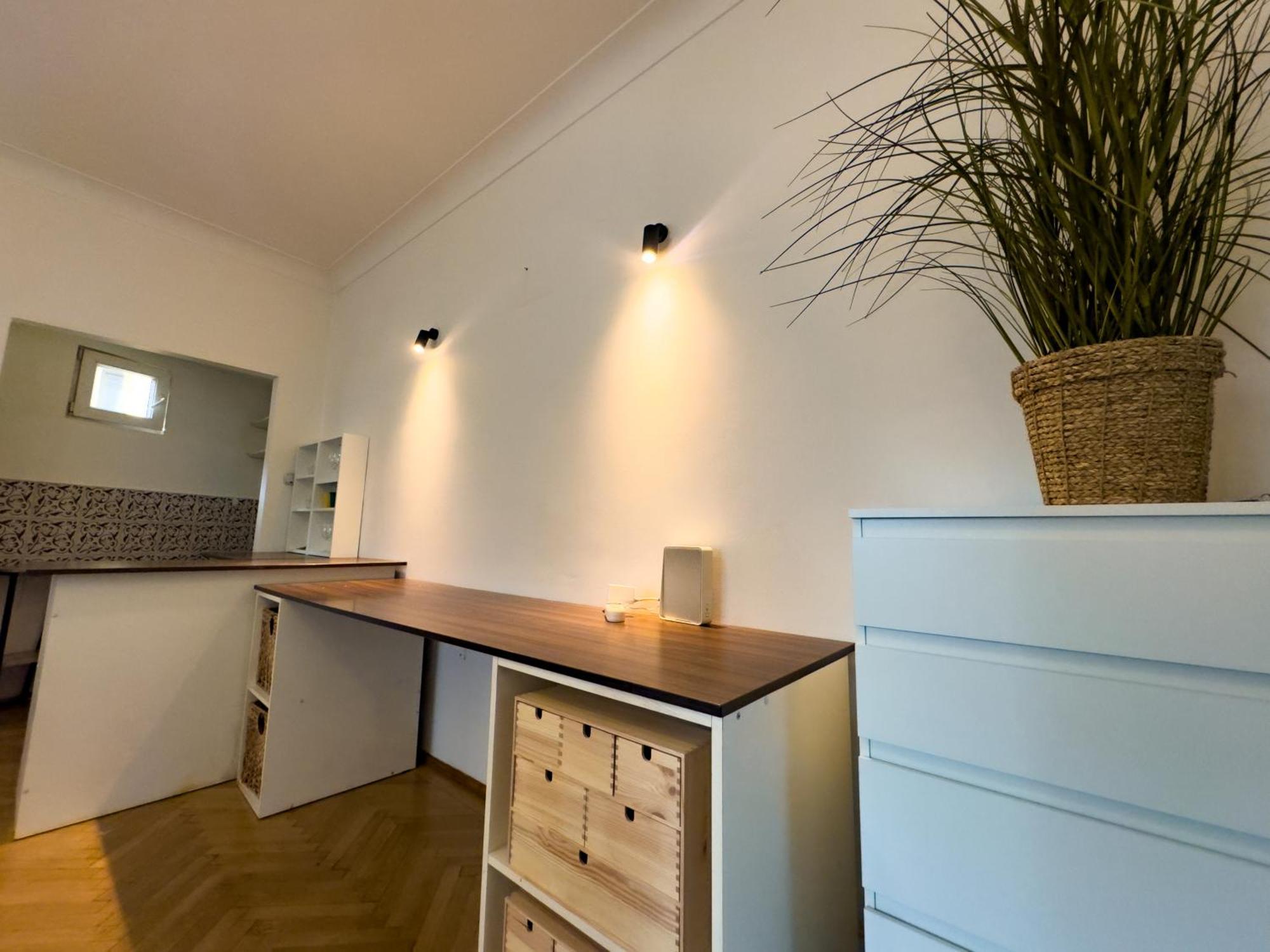Central Retreat Apartments Bukares Bagian luar foto