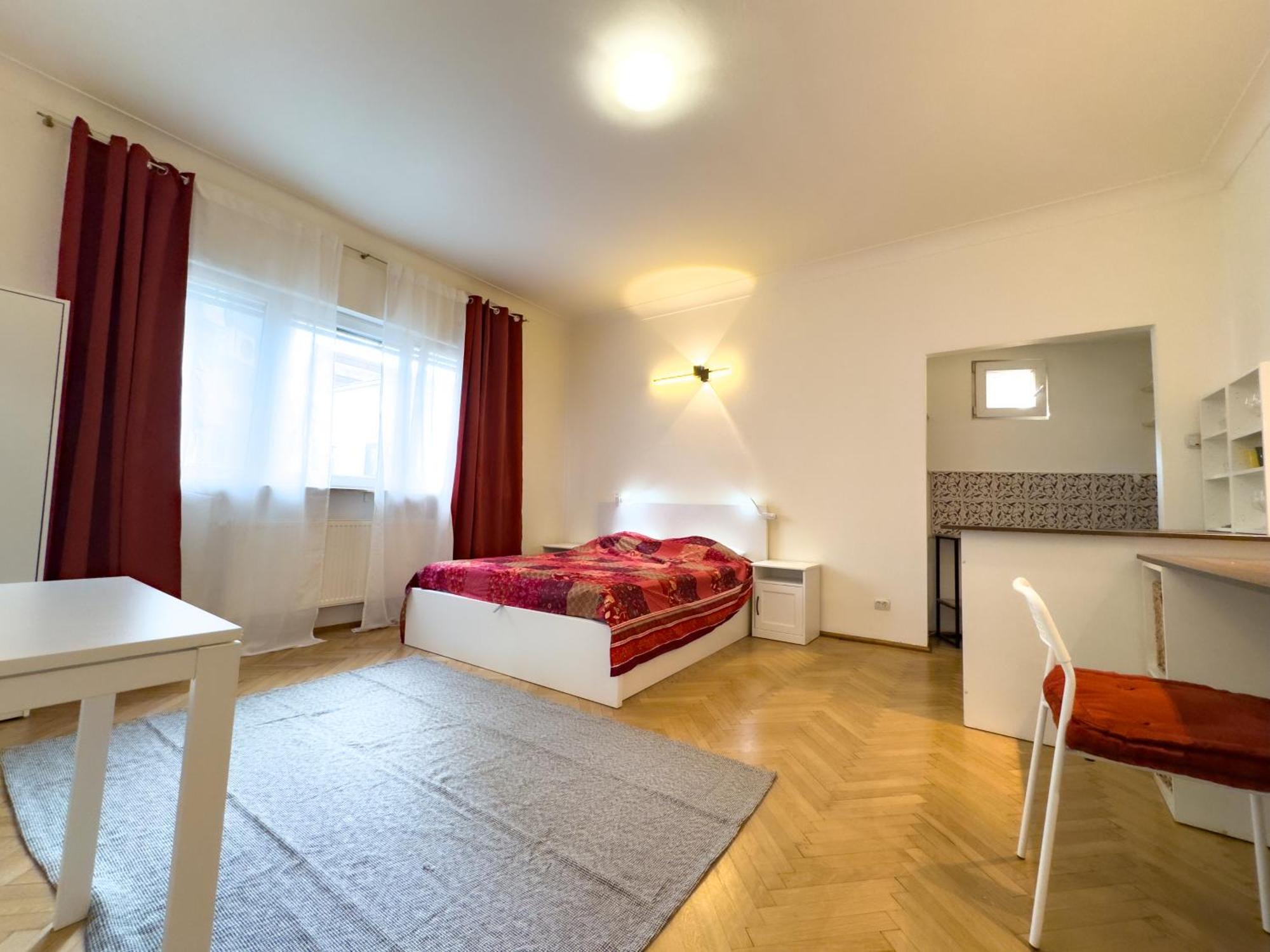 Central Retreat Apartments Bukares Bagian luar foto