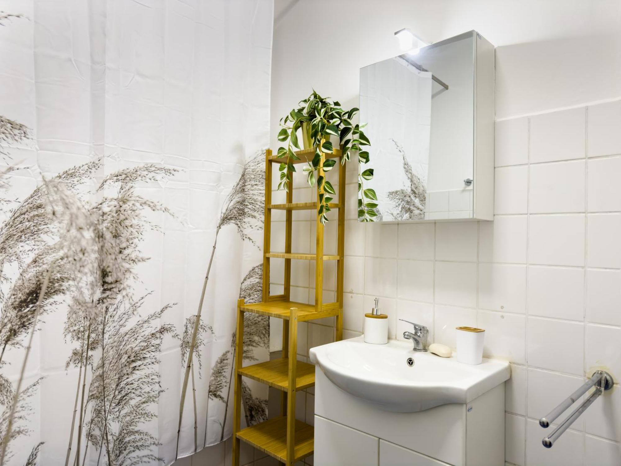 Central Retreat Apartments Bukares Bagian luar foto