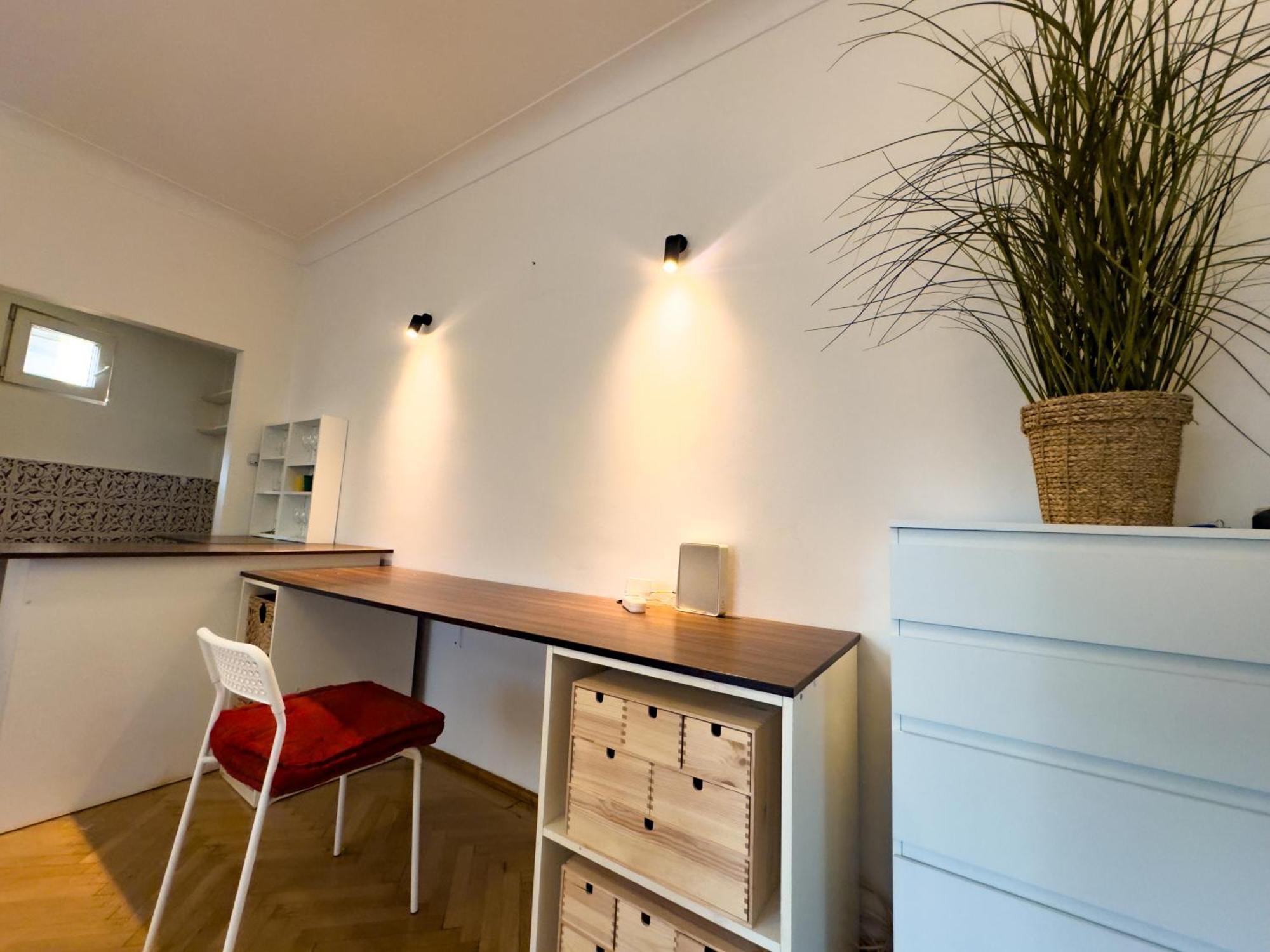 Central Retreat Apartments Bukares Bagian luar foto