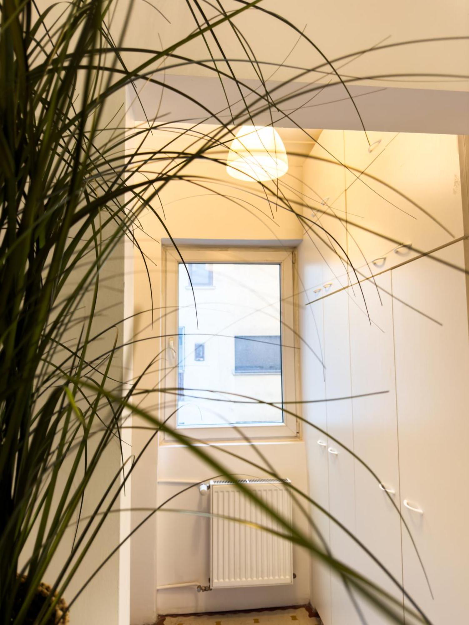Central Retreat Apartments Bukares Bagian luar foto